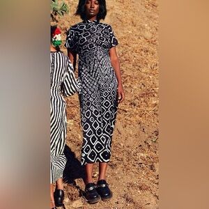 Norblack Norwhite  maxi dress with white sand dollar design- M- SUPER CUTE